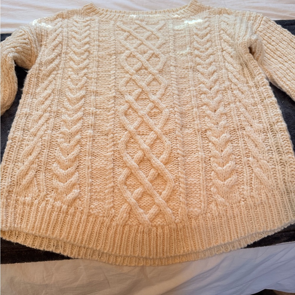 Banana Republic Cream Cable Knit Sweater
